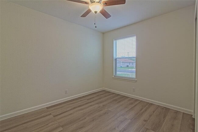 Building Photo - 313 Avalanche Ave