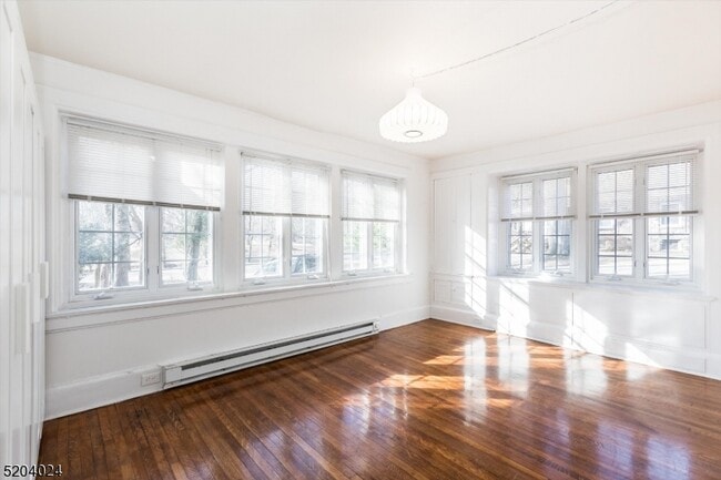 Building Photo - 232 Orange Rd