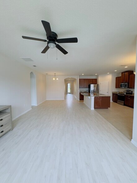 Building Photo - 976 Glazebrook Loop