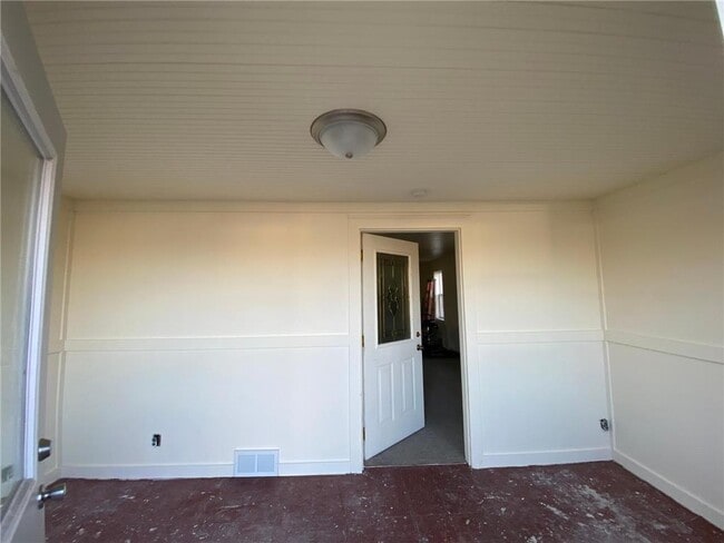 Building Photo - 8091 County Rd 50