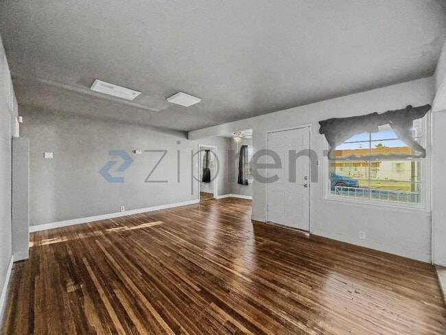 Building Photo - 720 Mount Vernon St