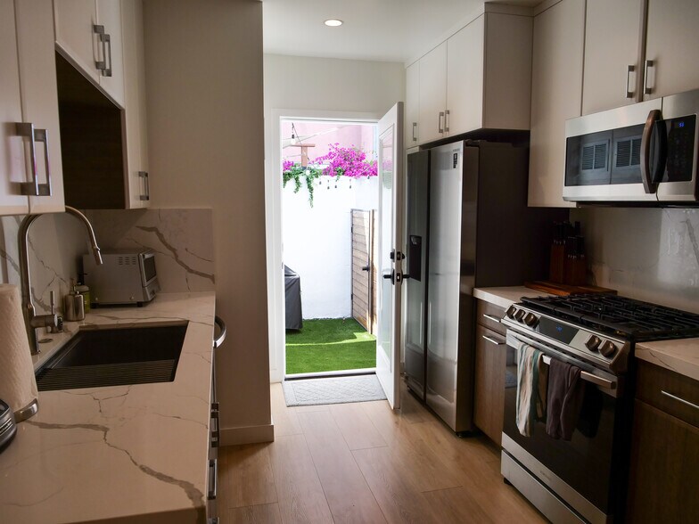 Building Photo - 3917 Tilden Ave