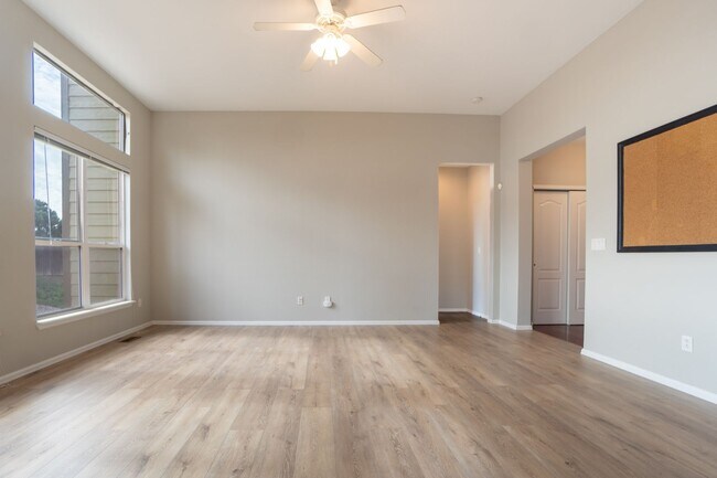 Building Photo - Move in ready home on Kettle Drum