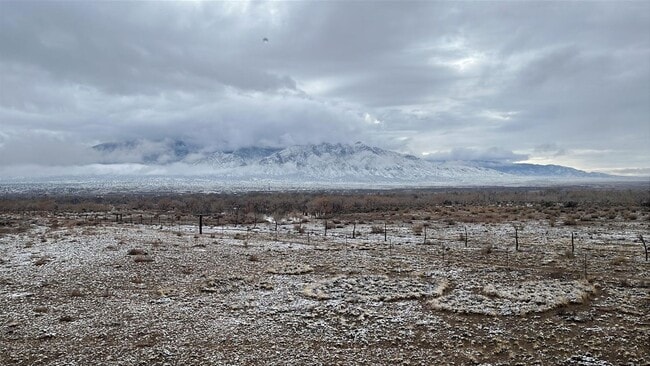 Building Photo - Beautiful