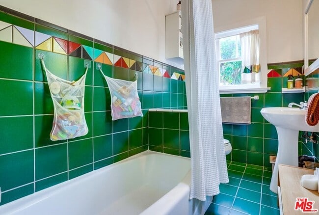 Building Photo - 2154 Willetta Ave N