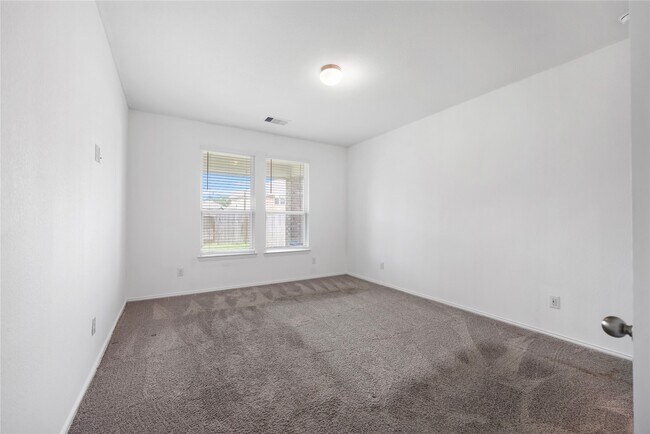 Building Photo - 29897 Dovetail Blf Ln