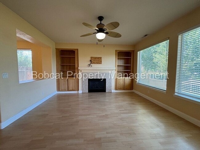 Building Photo - 1231 Flintwood Dr