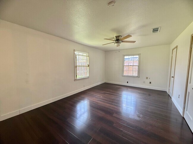 Building Photo - 3527 Rosedale St