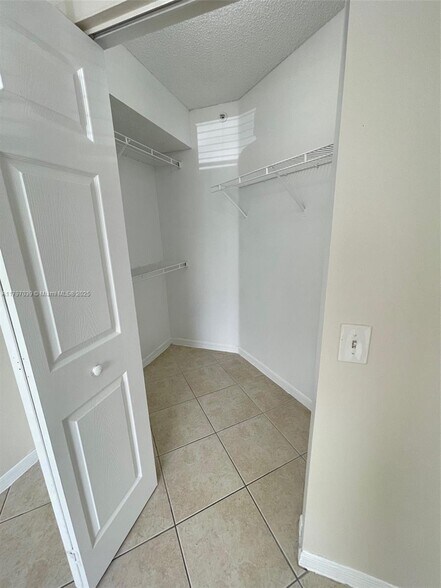 Building Photo - 155 NW 96th Ter