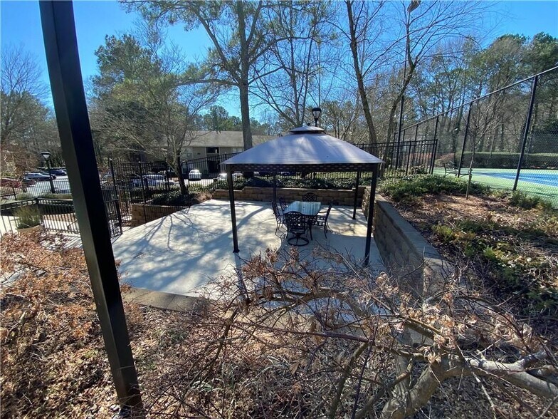 Building Photo - 610 River Mill Cir