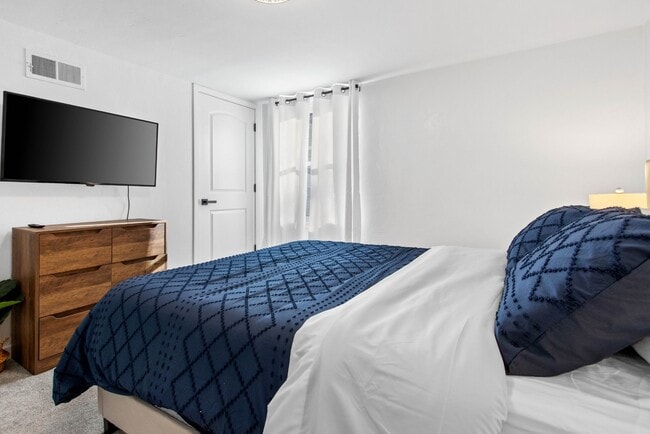 Building Photo - 916 Quincy St