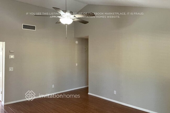 Building Photo - 5954 E Elmwood St