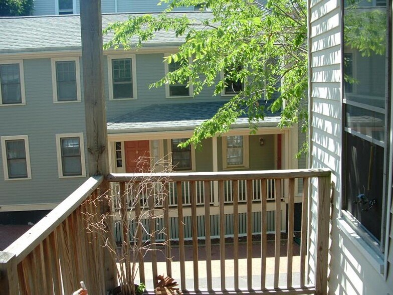 Building Photo - 376 Washington St