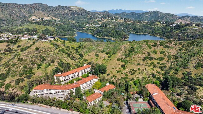 Building Photo - 2700 Cahuenga Blvd