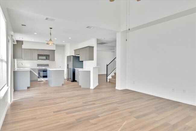 Building Photo - 1402 Grafton Ln