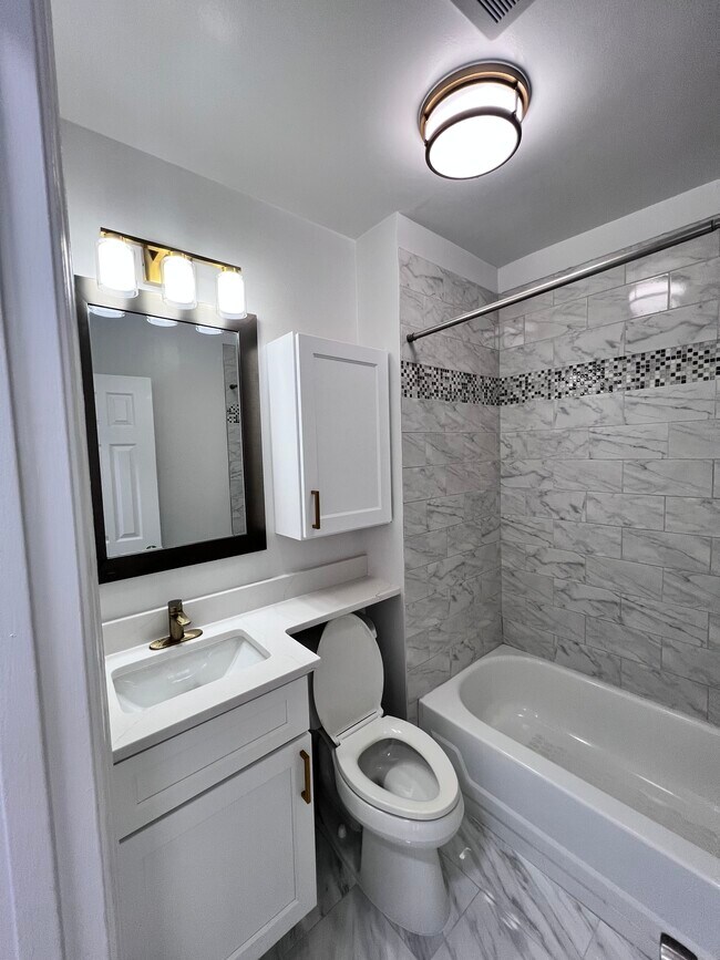 Building Photo - 1423 K St SE