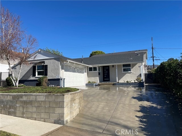 Primary Photo - 2926 N Brighton St
