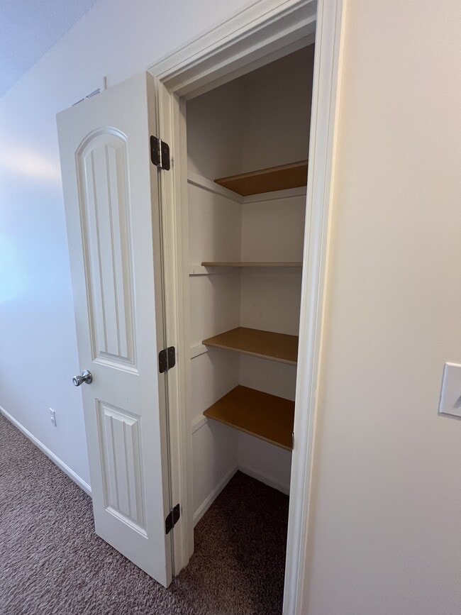 Building Photo - 1204 Dustins Way