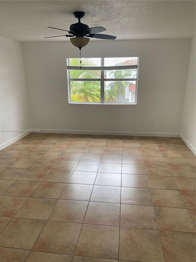 Building Photo - 9044 SW 148th Ct