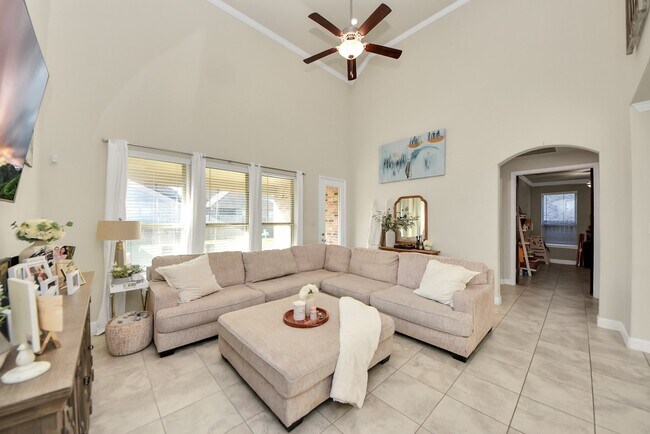 Building Photo - 6703 Sandia Crest St