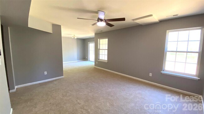 Building Photo - 127 Meadow Pond Ln