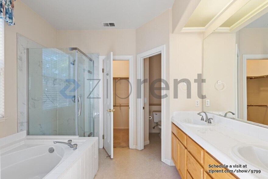 Building Photo - 1468 Bergerac Dr