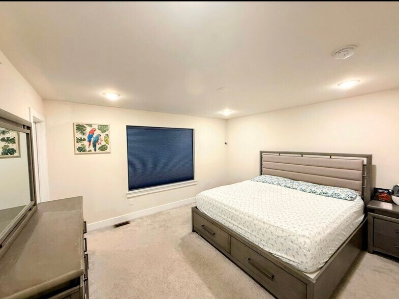 Building Photo - 119 Livingston Ln