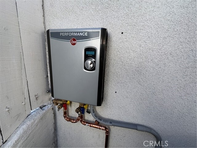 Building Photo - 857 W Edgehill Rd