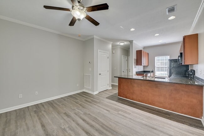 Building Photo - Adderman Point- 1 bed/1 bath Apartment