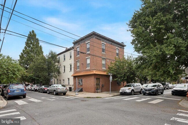 Building Photo - 1183 S 13th St