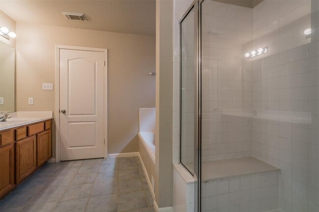 Building Photo - 1832 Camas Dr