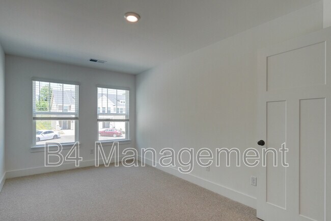 Building Photo - 416 W Parima Ct