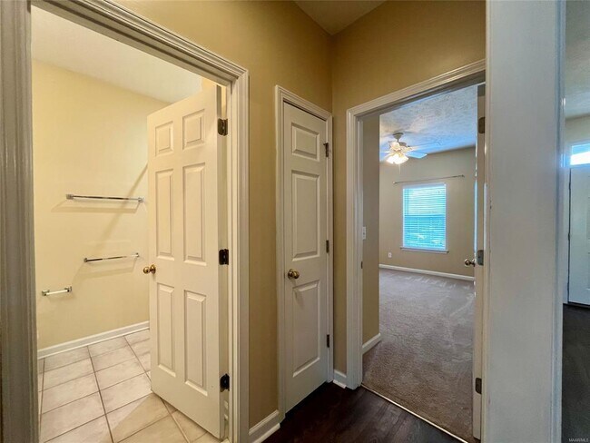 Building Photo - 9679 Greythorne Way