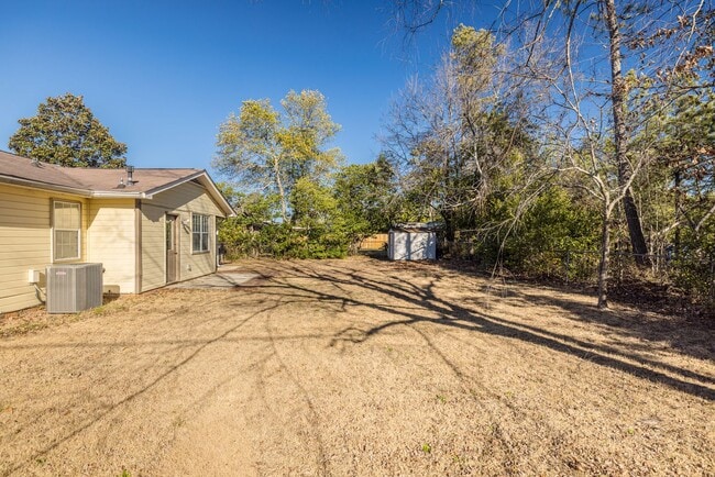 Building Photo - 125 Magnolia Dr