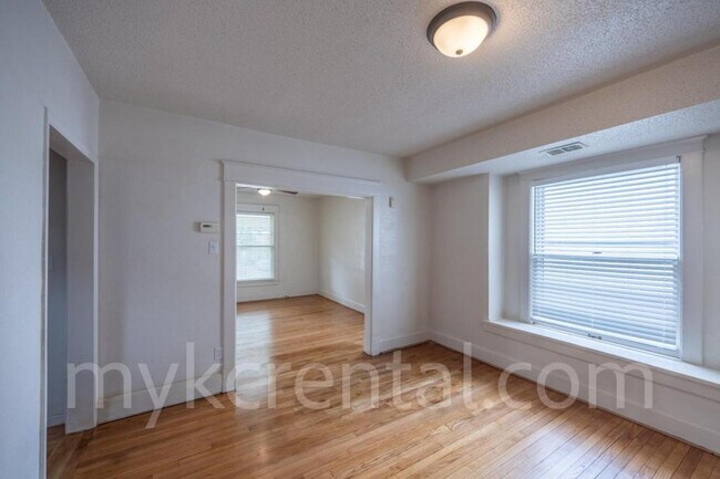 Building Photo - 4306 Fisher St