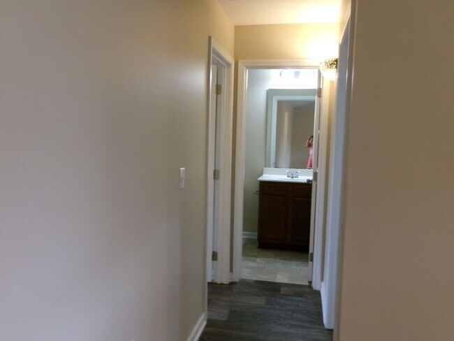 Building Photo - Rent Special! 3 bedroom, 2 bath home conveniently located in Conway