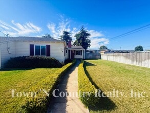 Building Photo - Beautifully Updated 3-Bedroom Home in Sout...