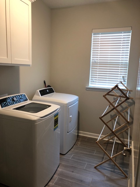 Laundry room - 1433 Meridian Dr