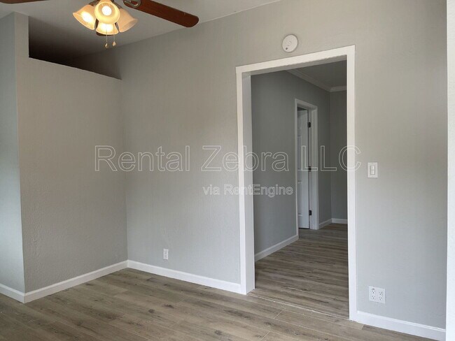 Building Photo - 343 Arlen Dr