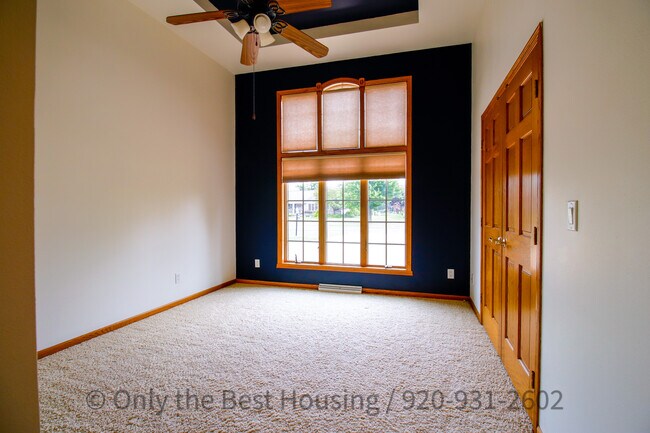 Building Photo - N9429 Rosebud Ln