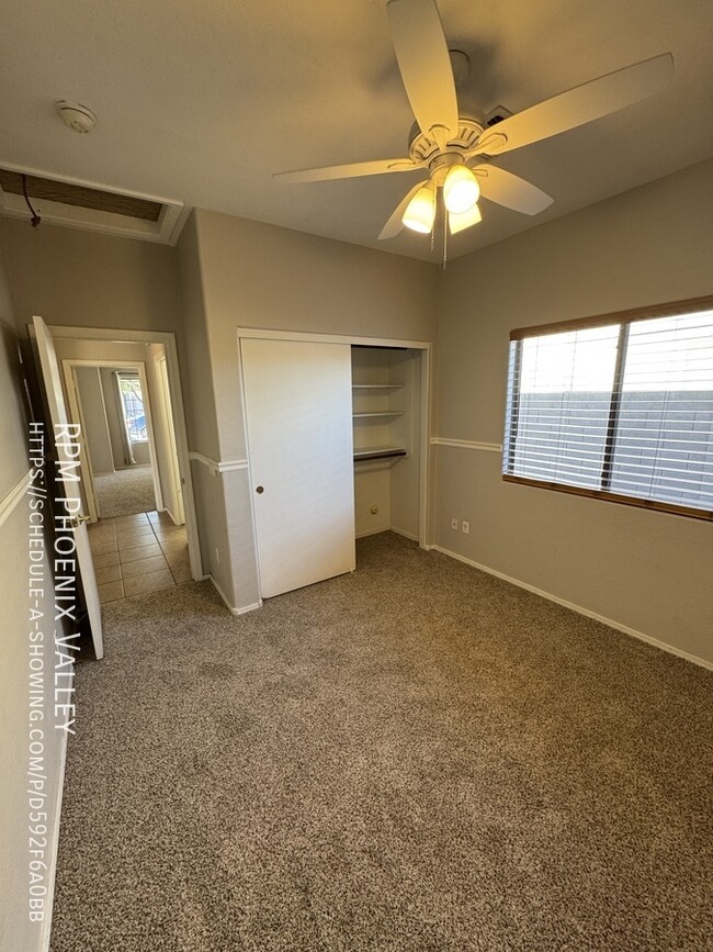 Building Photo - Open concept 3 bed / 2 bath with *NEW* Flo...