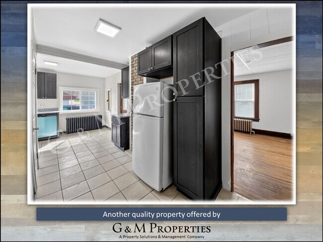 Building Photo - 1570 Mt Hope Ave