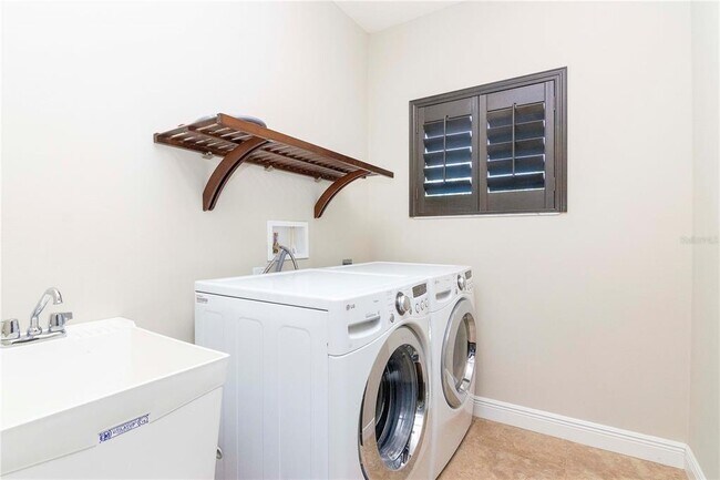 Building Photo - 4417 W Kensington Ave