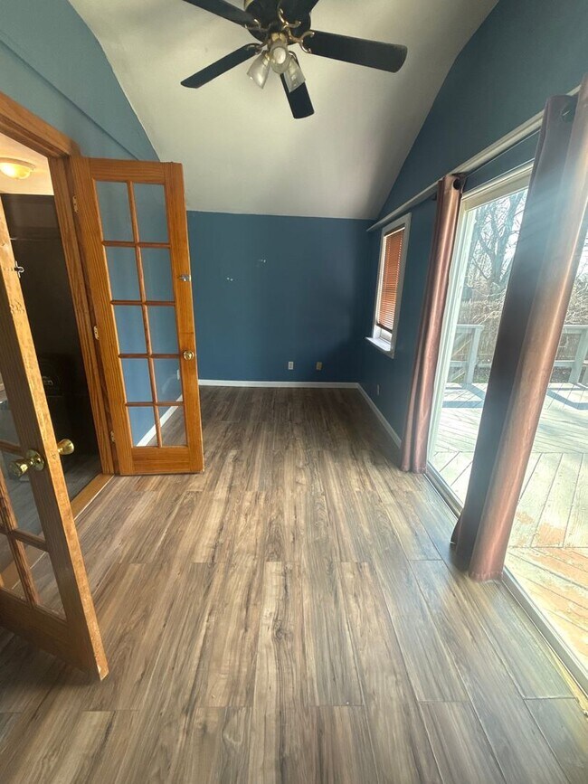 Building Photo - Great Mattydale 3 Bed 1 Bath Colonial