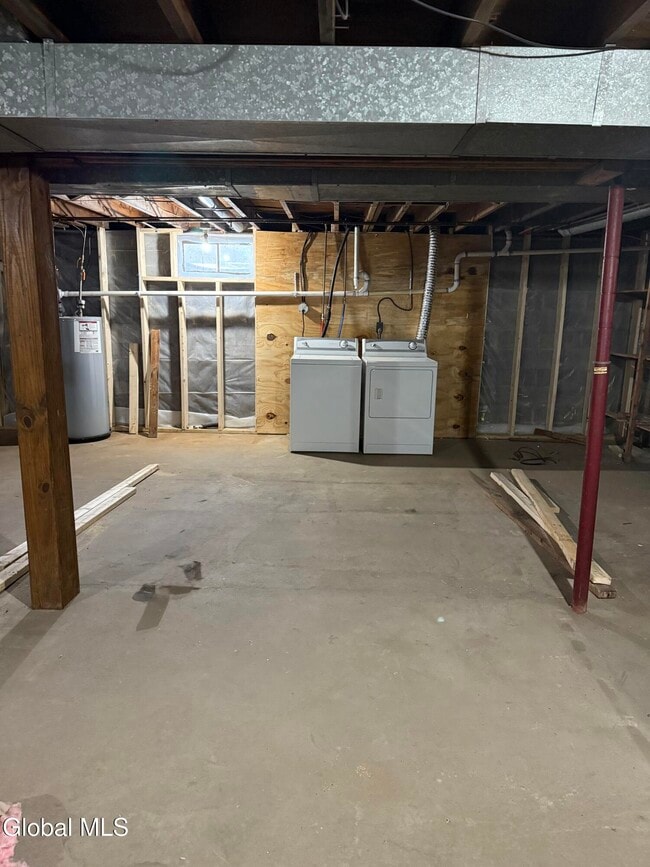 Building Photo - 2 Pinewood Ct