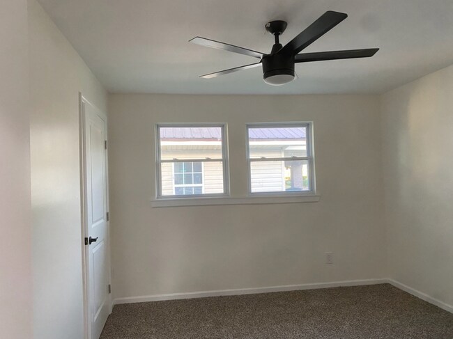 Building Photo - 4908 3rd Ave S