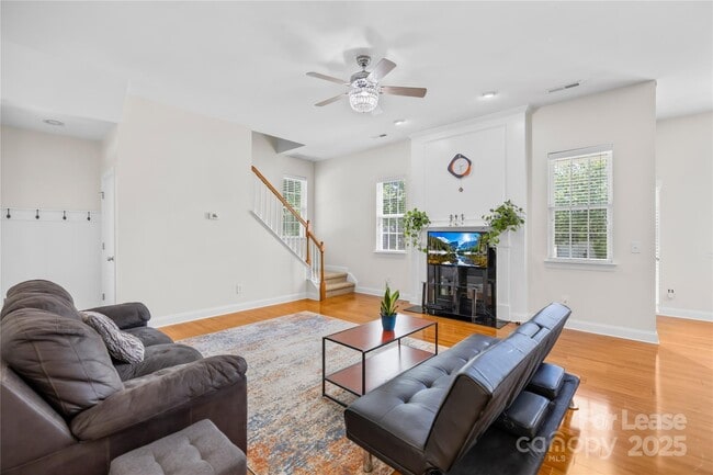 Building Photo - 10732 Alvarado Way