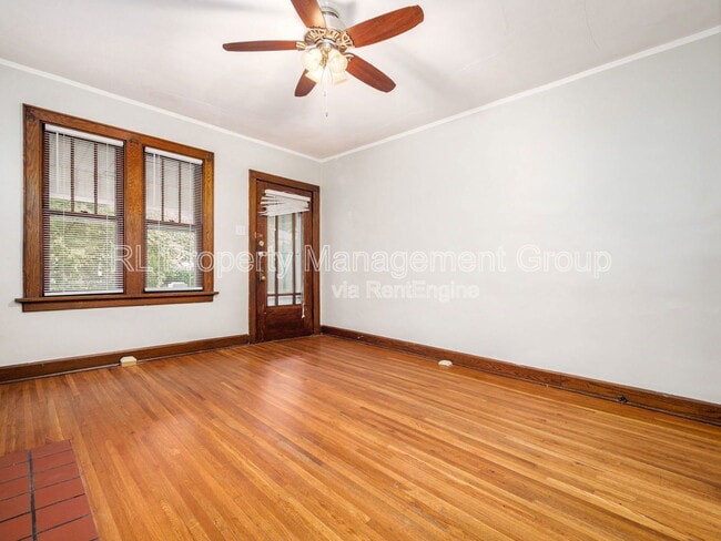 Building Photo - 219 Olentangy St