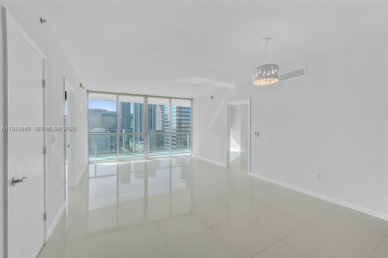 Building Photo - 495 Brickell Ave