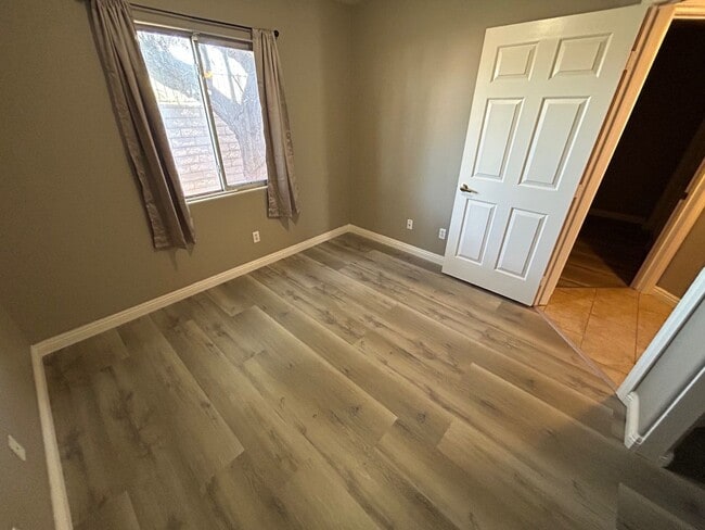 Building Photo - COMPLETED REMODELED 3 BEDROOM, SINGLE STOR...